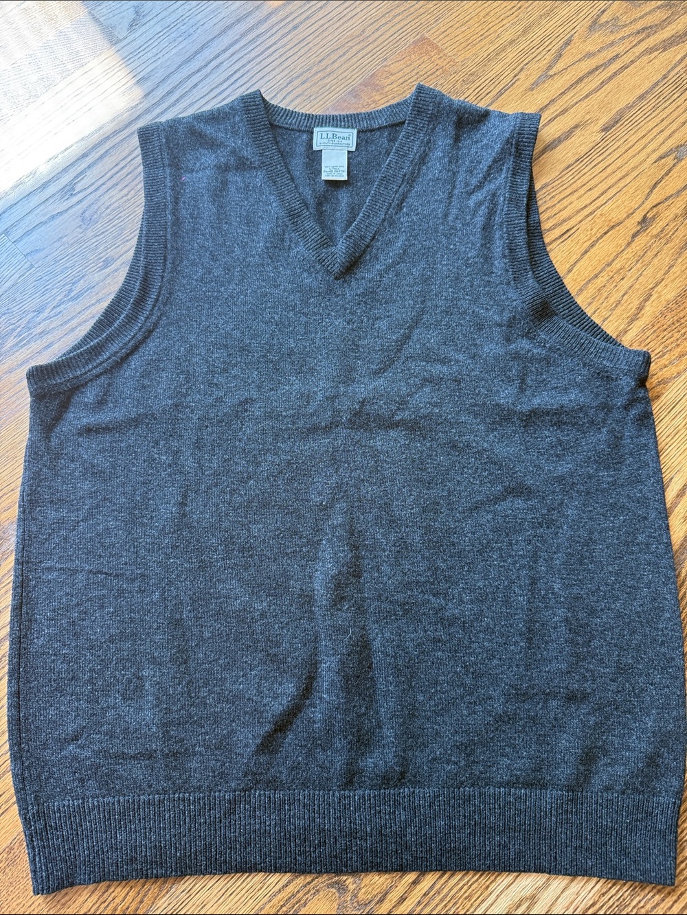 L.L. Bean Men's Charcoal Gray V-Neck Sweater Vest Large Tall